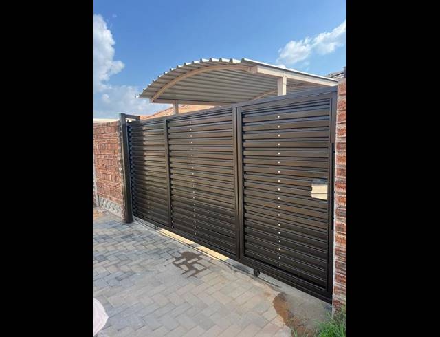 3 BEDROOM HOUSE FOR SALE IN SKY CITY